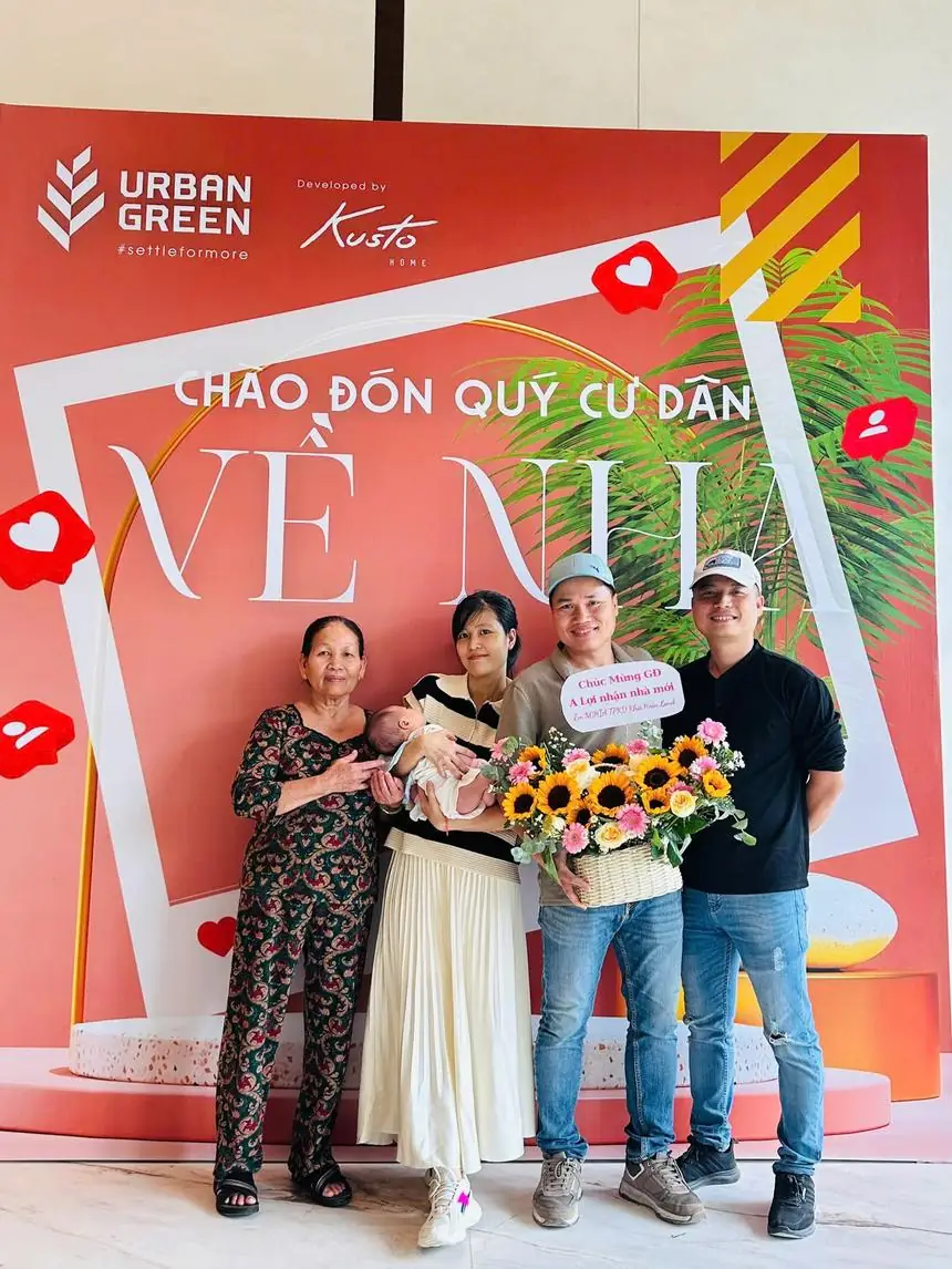 Khách hàng nhận nhà Urban Green cùng Mr Nghĩa – Ba thế hệ cùng về nhà mới